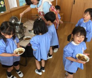 初めての給食①