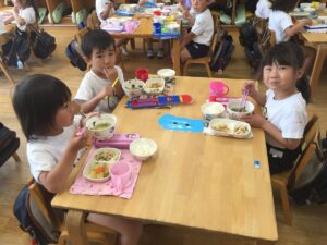 給食配膳ボランティア